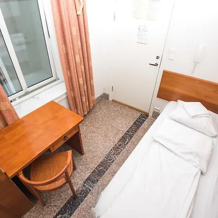 City ホテル 4*